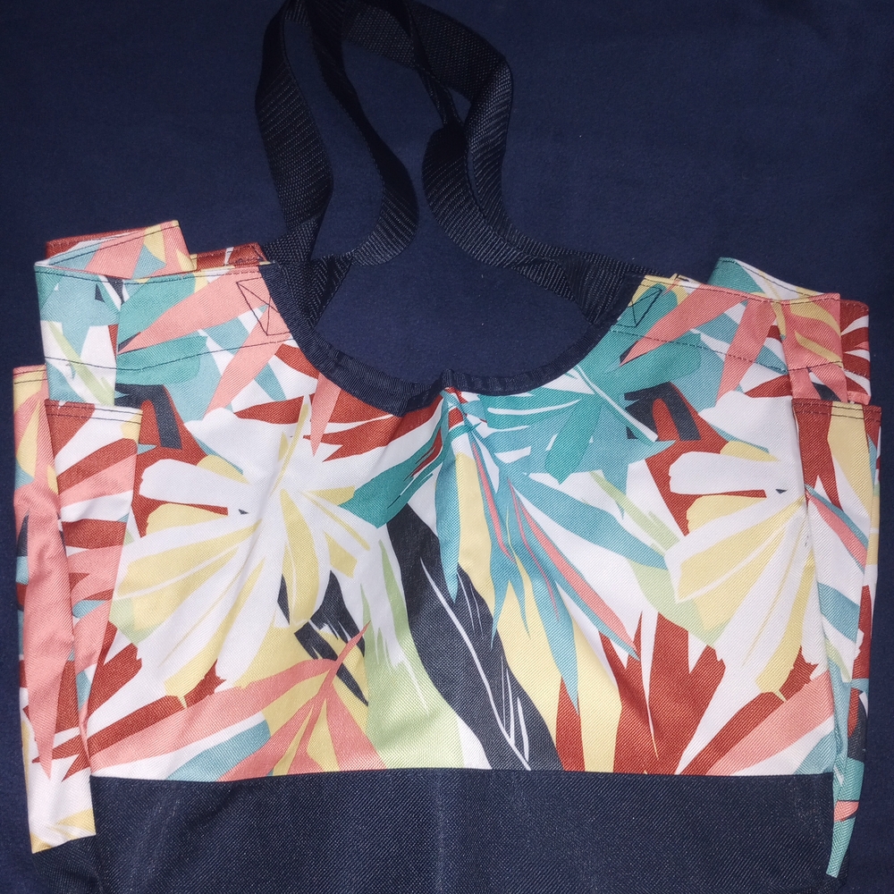 Bundle Thirty-One Colorful Leaf Print Shoulder Bag And Pouch